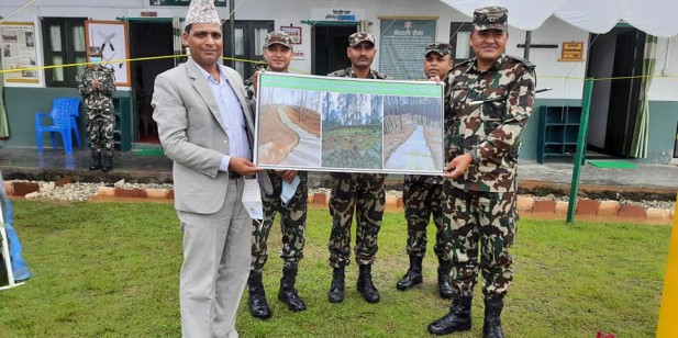 डडेल्धुरामा रहेको अमरगढी किल्लाको सहायक किल्लाको रुपमा चिनिले शर्माली गढीमा पदमार्ग निर्माण